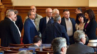 Депутатите ще ограничат съкратеното <span class="highlight">съдебно</span> <span class="highlight">следствие</span>, но не се разбраха как