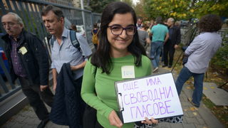 "Да дадем сигнал": журналисти протестираха в подкрепа на БНР (видео)