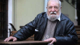 "Държава лудница". Как живя дисидентът Петър Манолов преди и след 1989 г.