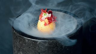 Пържен крем от козе сирене