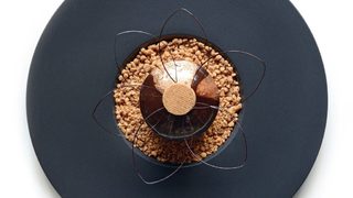 Мус от млечен шоколад и портвайн