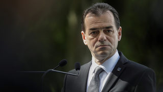 Новото румънско центристко правителство спечели вот на доверие в парламента