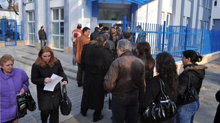 Кабинетът прие облекчения за издаване на лични документи на живеещите в чужбина