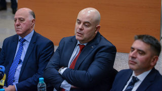 Съюзът на съдиите в България призова президента да не подписва указа за Гешев