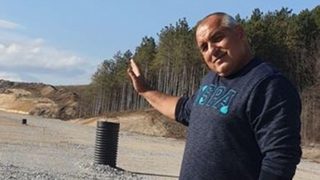 Цитат на деня: Аз съм недоверчив и уикенда се качвам на колата, и си обикалям по строежите