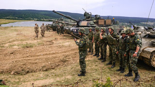 Не остана много живот в Сухопътните войски, смята командирът им