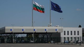 Кратки новини: Един от граничните пунктове с Гърция спря работа