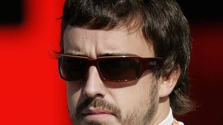 Бриаторе: Алонсо е близо до нов договор с "Рено"