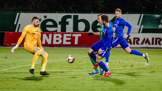 "Берое" и "Левски" се препънаха взаимно, Камбуров отново вкара