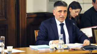 Предозиране: Министърът на правосъдието плаши критиците си с "Провидението"