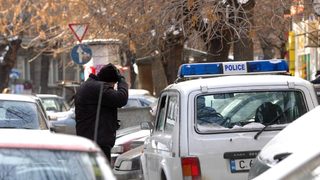Полицаи с патрулка снабдявали дилъри с наркотици и разчиствали конкуренцията