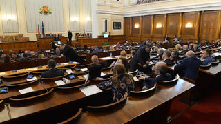 Парламентът задължи правителството да приеме план за развитието на медийната среда