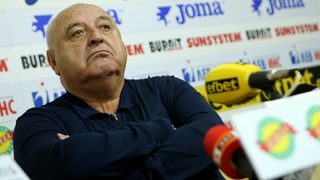 Венцислав Стефанов и неволята да работиш за "най-голямата простотия" във футбола