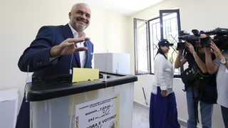 Албания притесни Европа с план да глобява и блокира сайтове за "фалшиви новини"