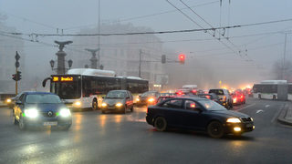 По-често <span class="highlight">зелен</span> <span class="highlight">билет</span> и нови мерки при замърсен въздух предлага Борис Бонев