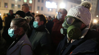 Снимка на деня: Босна протестира срещу мръсния въздух