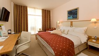Apollo Golden Sands