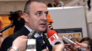 <span class="highlight">Цветлин</span> <span class="highlight">Йовчев</span> разкритикува законопроекта на Пеевски за "частната" служба за охрана