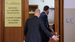 Кадър на кабинета "Орешарски" поема пресцентъра на прокуратурата