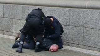 Властта и не чак толкова умните и красивите