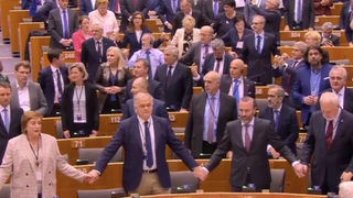 На сбогуване Европейският парламент изпрати Великобритания с песен
