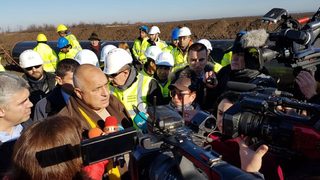 Организация поздрави репортери, опонирали на Борисов за мисирките