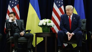 Сагата с импийчмънта на Тръмп приключи, но не и украинската