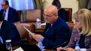 Отпадъци за горене ще влизат в страната само през едно пристанище, каза министър Димитров