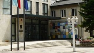 Съветниците в <span class="highlight">Каварна</span> поискаха от медиите да им плащат, за да отразяват "продукцията" им