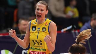 Снимка на деня: Драматичният успех на волейболния "<span class="highlight">Марица</span>"