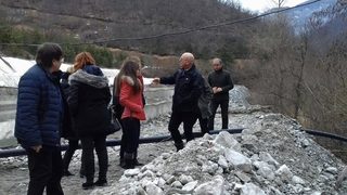 Двама души са задържани за замърсяването на реките Юговска и Чепеларска