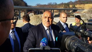 "Къщата в Барселона" нямало да спре Борисов, луксозният бутик от разследването затвори