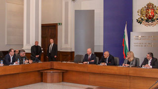 Тръгването на тол системата отново е пред провал