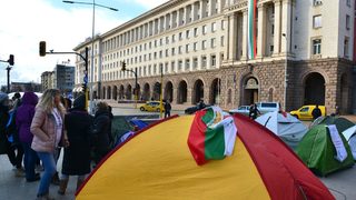 Клатят ли медицинските сестри стабилността на здравната система