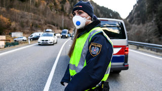 Австрия ограничи събирането на над 5 души, Тирол - излизането, ако не е спешно