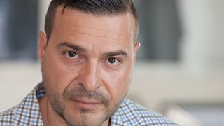 Неизвестни пребиха журналиста Слави Ангелов в София