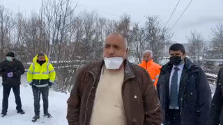 Заразените са 201, щабът предлага отделение за вируса във всяка болница (хронология)