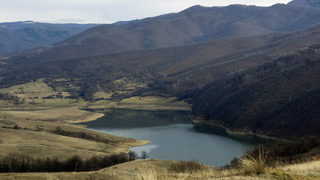 Авария в <span class="highlight">хвостохранилище</span> оцвети река Тополница