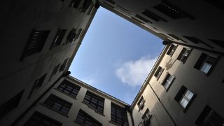 Законът за извънредното положение – зима за гражданските дела