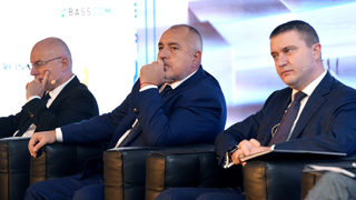 България тръгва към рецесия, носенето на маски навън стана задължително (хронология)