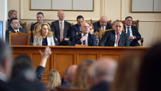 Икономическите мерки на правителството заплашват с всеобхватен фалит
