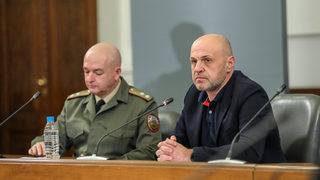 Президентът подава команда "Шашкай се в различни посоки", обявиха управляващите