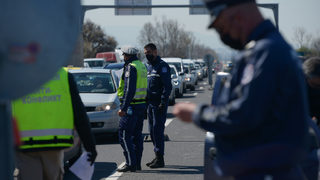 Спокойствие по КПП-тата и хаос на гарата в първия ден на блокирана София