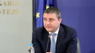 Общо 12 банки ще отпускат безлихвени кредити за останалите без доходи в кризата