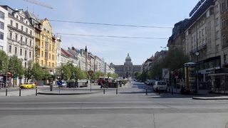 Фотогалерия: Центърът на Прага по време на извънредно положение