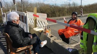 Той е на 89, тя - на 85 и COVID-19 и не може да ги раздели