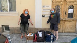 Светла Паркър и Ан Грифин, доброволки: Тази криза прави от хората човеци