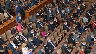 Колко всъщност работи българският парламент