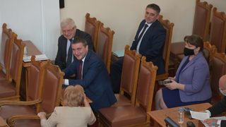 Всички партии без БСП подкрепиха закона за "извънредна епидемична обстановка" (хронология)