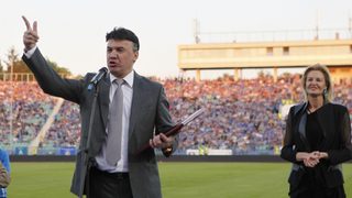 Борислав Михайлов, Сираков и още легенди призоваха Божков да им даде акциите на "Левски"